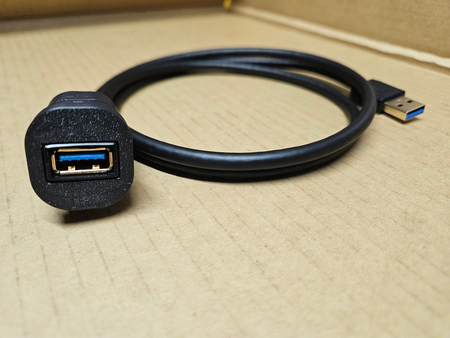 01-04 Mustang button bulkhead with 3ft USB extension cable