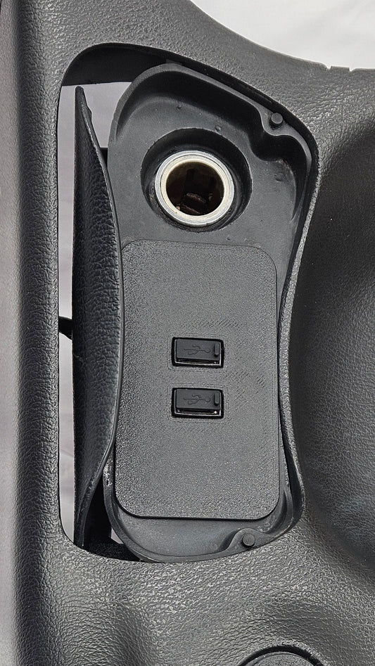 94-95 Dual USB-A ashtray delete
